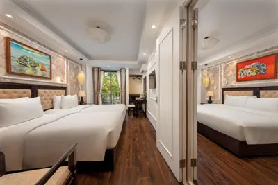 Suite comunicante con balcone — Golden Legend Boutique Hotel